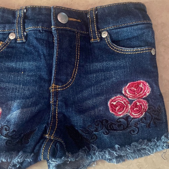 DKNY Rose Embroidered Stretch Jean Short - Picture 2 of 8